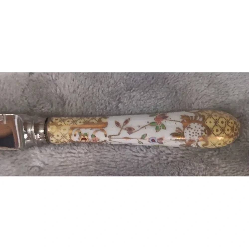 A.E. Lewis & Co Floraine Sheffield England Decorative Cheese Knife Ornate Floral